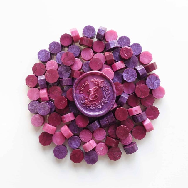 Vintage Mauve Premium Sealing Wax Beads by Color 2oz in Tin with spoon –  Nostalgic Impressions